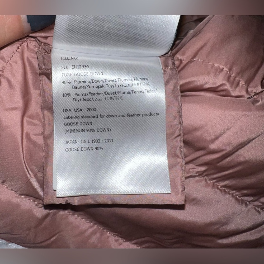 Moncler Cormoran Down Pink and Gold Women’s Jacket - Picture 13 of 16